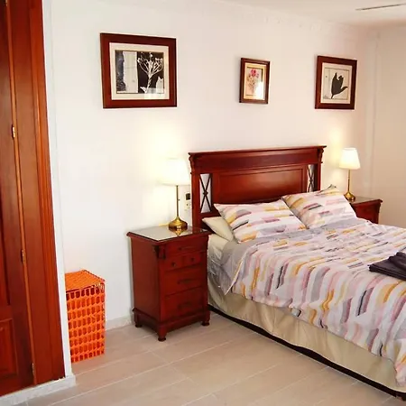 Vista Hermosa, 3-4 Bed Villa, Los Cristianos Villa *