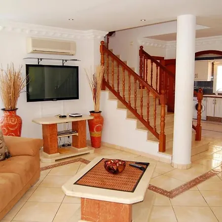 Vista Hermosa, 3-4 Bed Villa, Los Cristianos Villa *