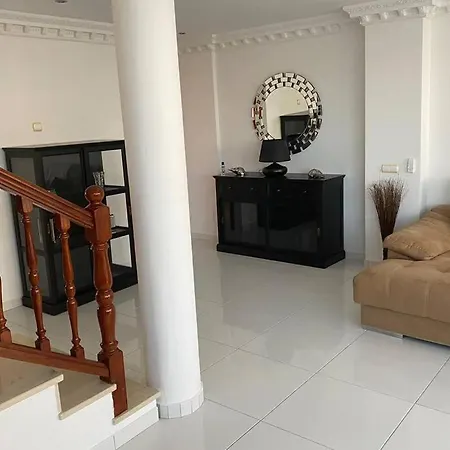 Vista Hermosa, 3-4 Bed Villa, Los Cristianos Villa *